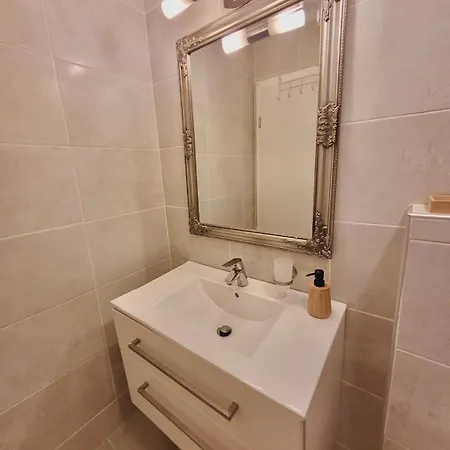 Gradolina Apartman *